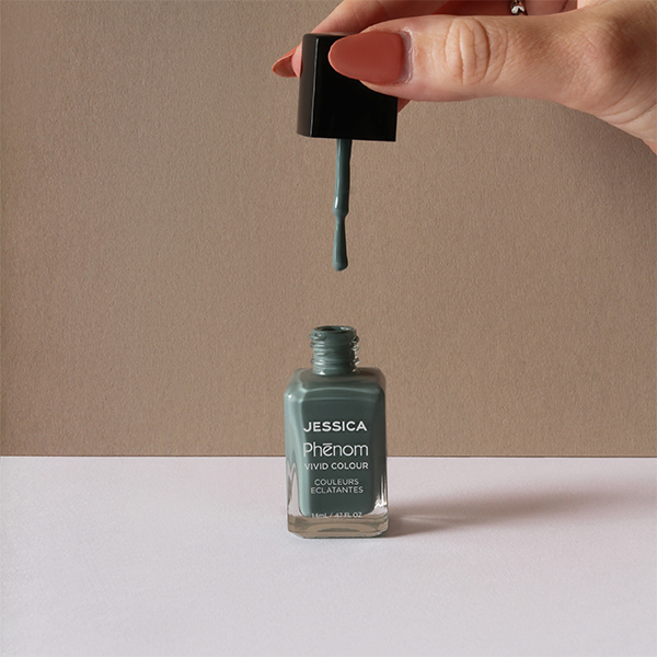 Phenom nail polish Effortless