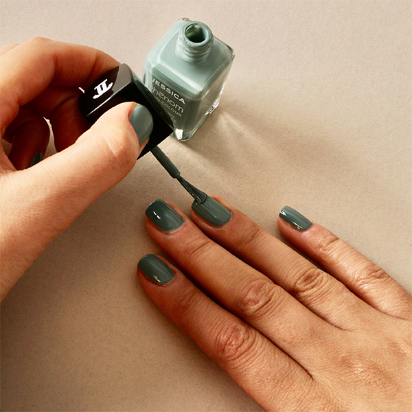 Phenom nail polish Effortless